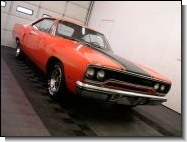 1970 Plymouth Road Runner 383 4 - Speed Tor Red